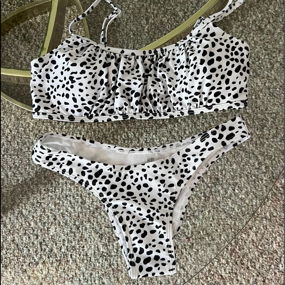 Woman’s/Juniors Polka Dot Bikini Set